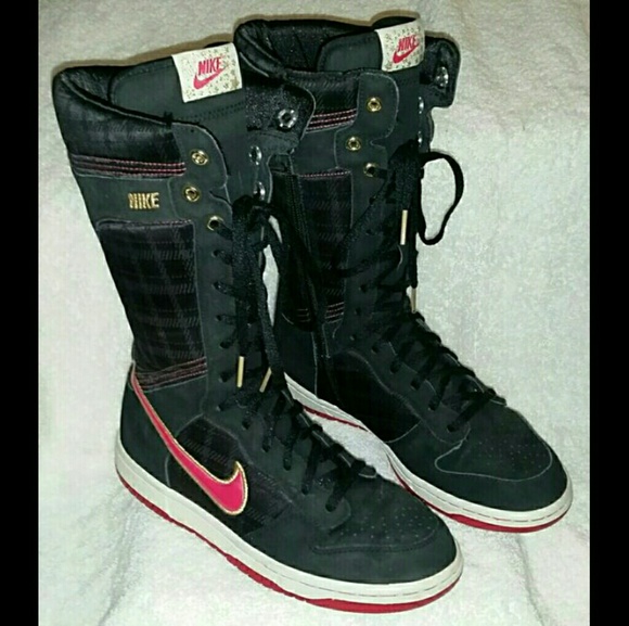 Nike Other - Nike Dunk Boots - Girls/Youth 5.5 - Hard to Find!